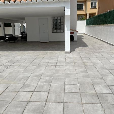 Beachfront Vila Валенсия Экстерьер фото