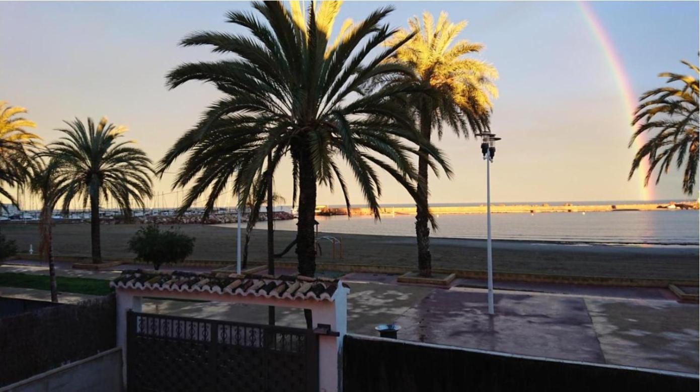 Beachfront Vila Валенсия Экстерьер фото