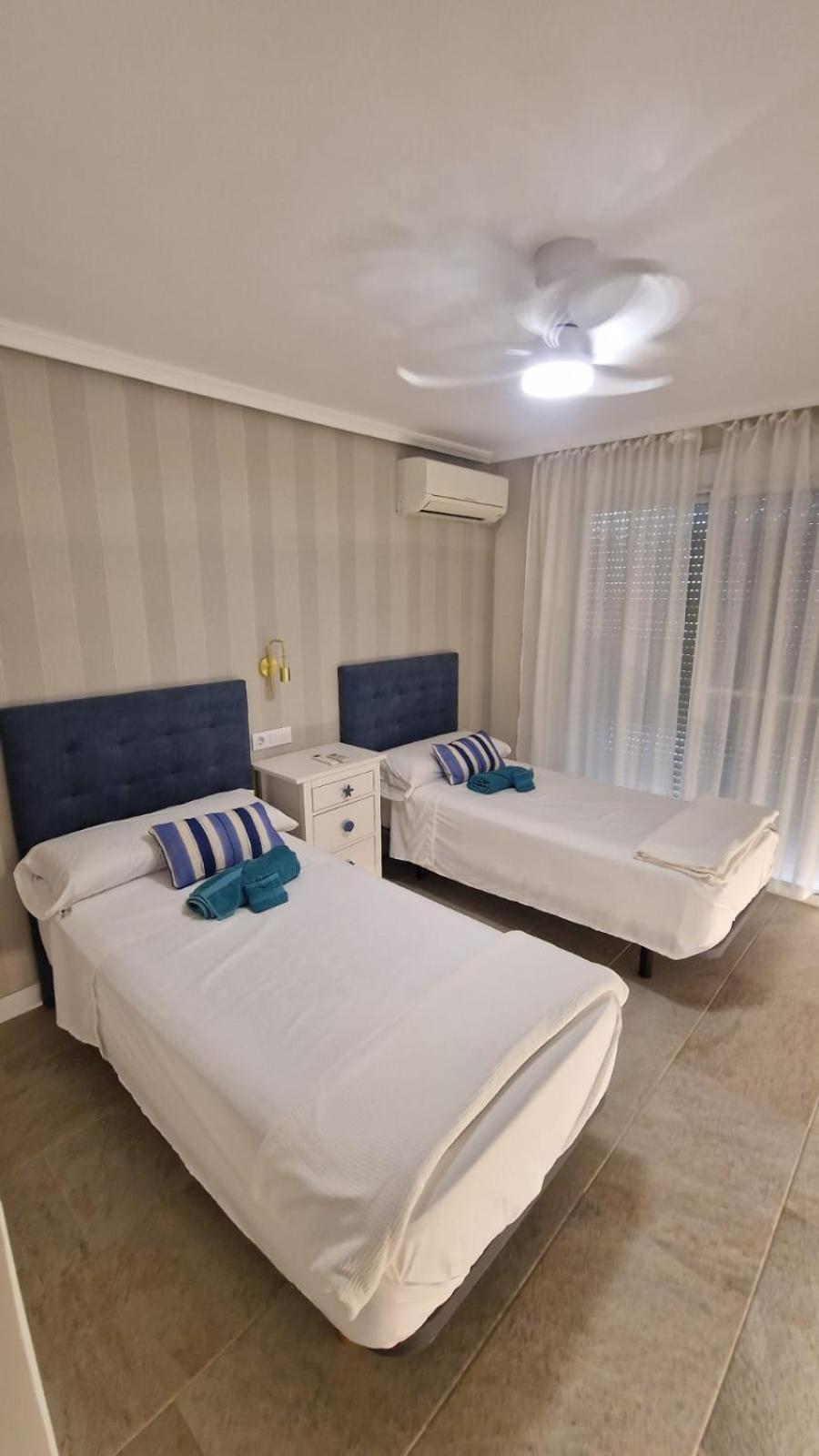 Beachfront Vila Валенсия Экстерьер фото