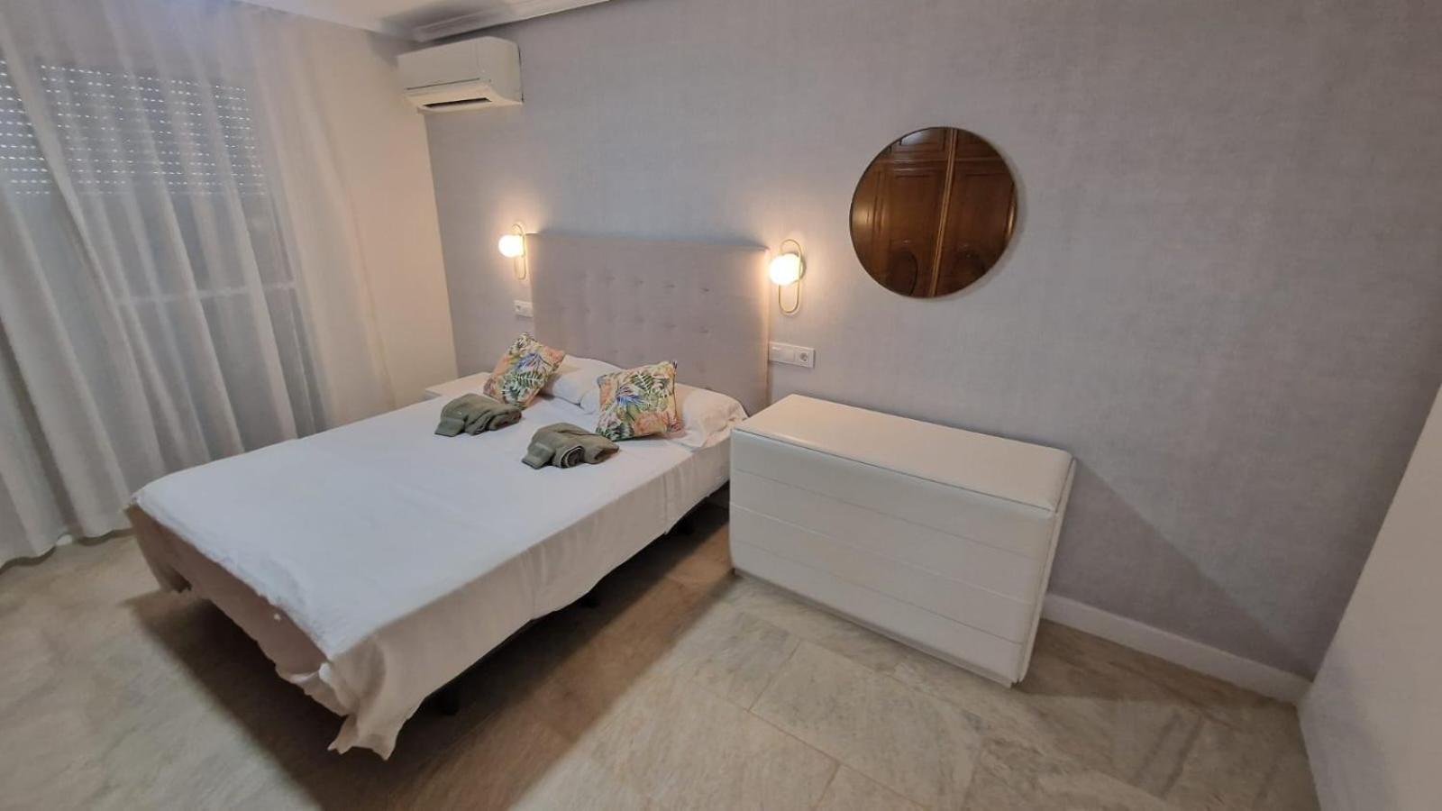 Beachfront Vila Валенсия Экстерьер фото