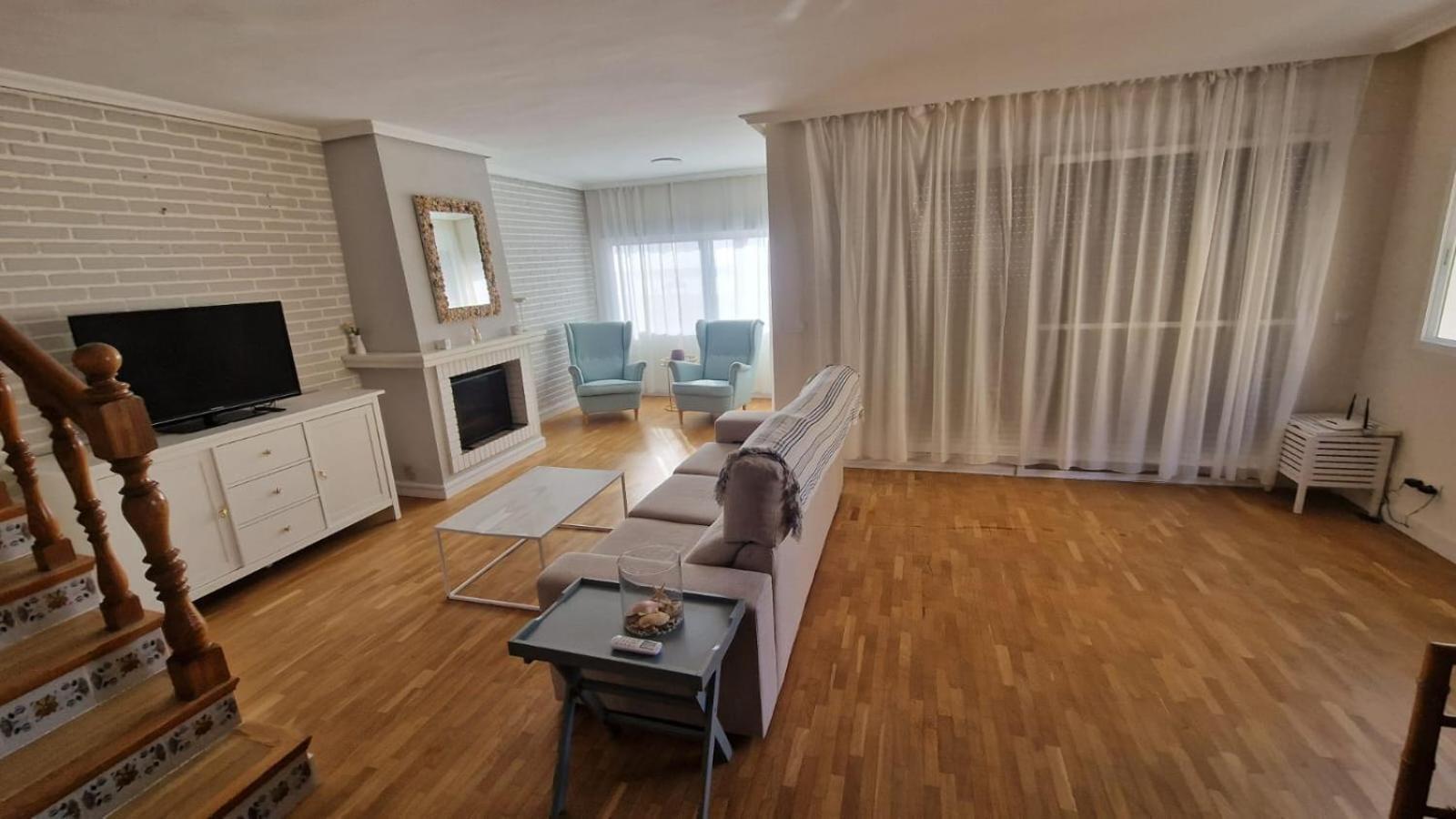 Beachfront Vila Валенсия Экстерьер фото