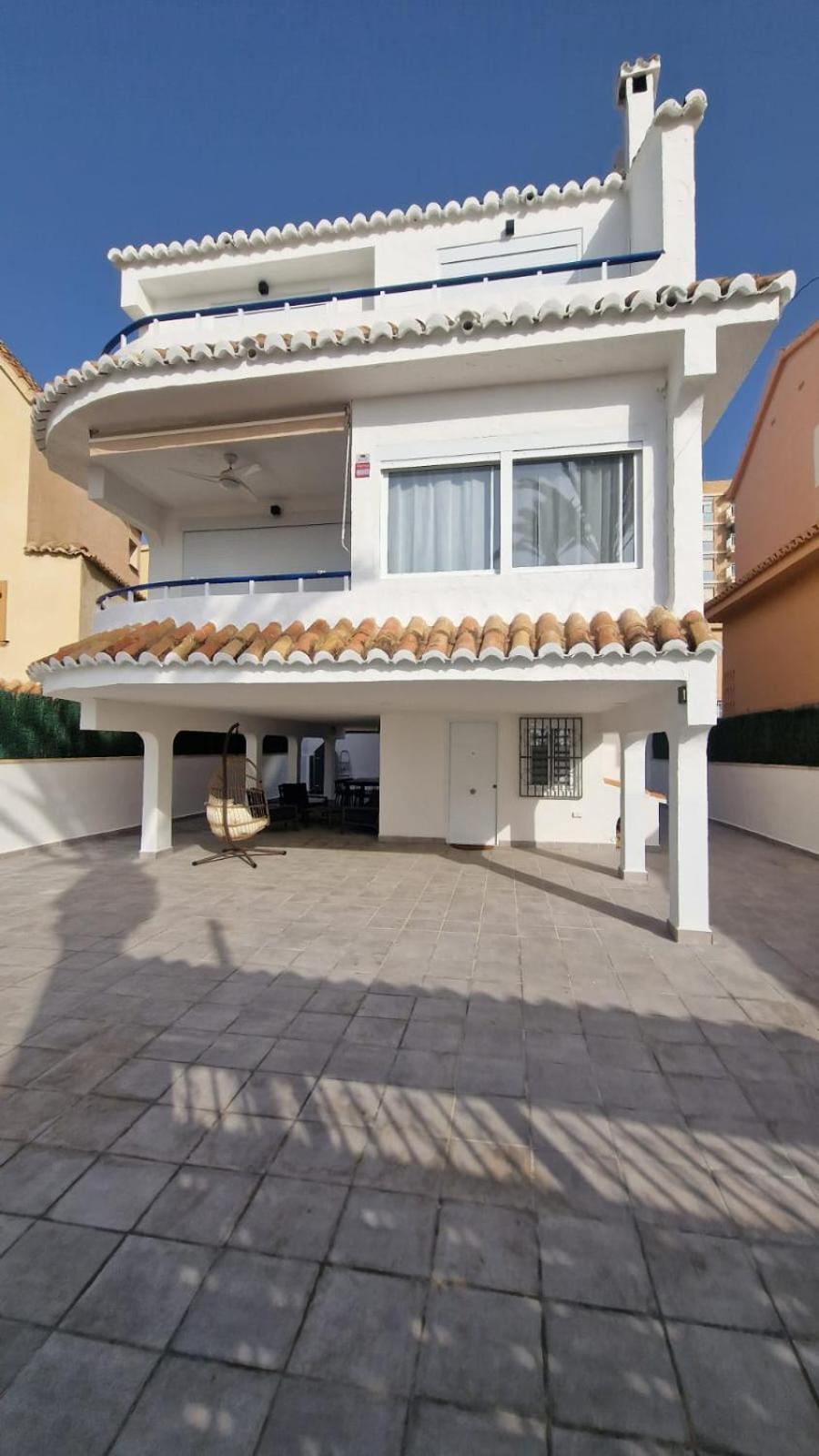 Beachfront Vila Валенсия Экстерьер фото